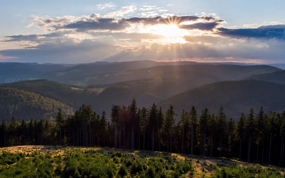 Sauerland-Tourismus e.V., Klaus-Peter Kappest, Wolkenformation_Kopf.jpg