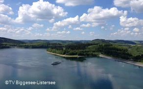 Biggesee mit Personenschifffahrt, Foto Tourismusv